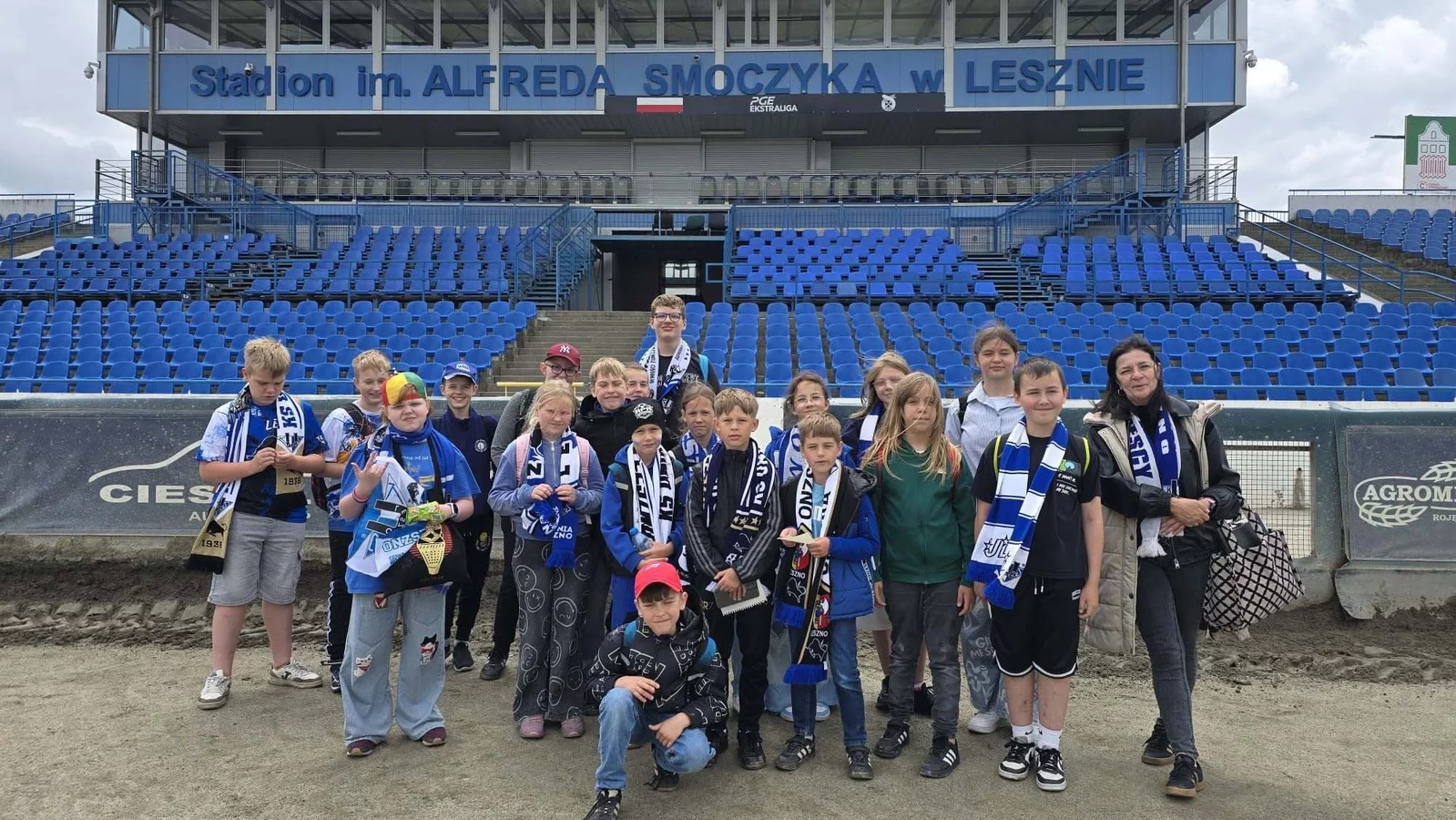 Na stadionie żużlowym